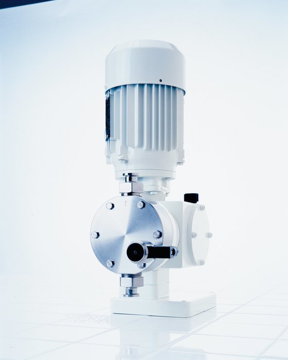 Lewa Ecodos : la pompe doseuse à membrane fiable et précise pour les process sensibles à basse pression soumis à une hygiène rigoureuse.